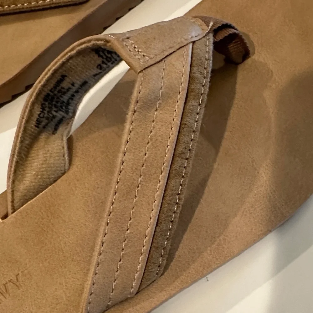 Old Navy Tan Brown Boys Kids Flip Flops